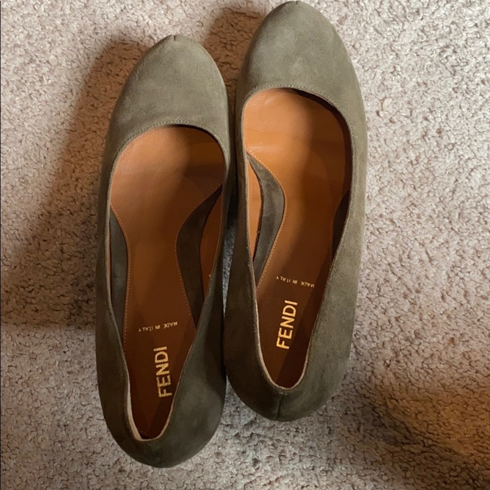 Fendi Suede Pumps